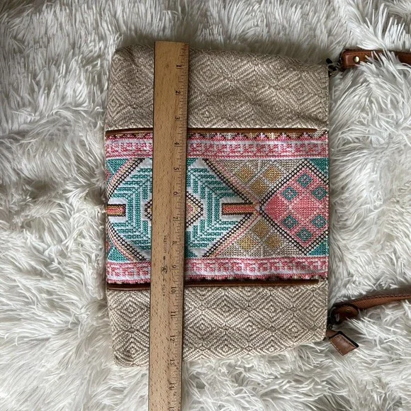 Jen & Co Izzy Shoulder Bag - Picture 2 of 10